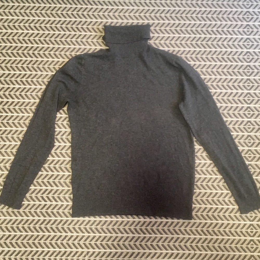 Ann Taylor gray turtleneck - Picture 1 of 3